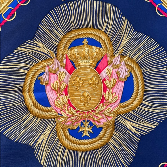 [SOLD]  Authentic Hermès “Poste et Cavalerie” Silk Scarf - Picture 12 of 13